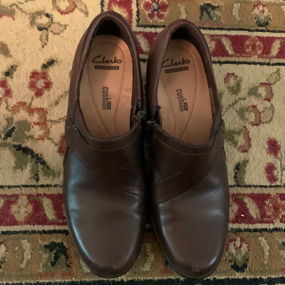 Clark’s Women’s Shoes Bootie Style size 8.5